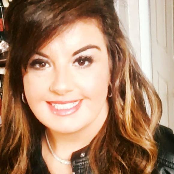 Meet your Posher, Jennifer - Picture 1 of 1